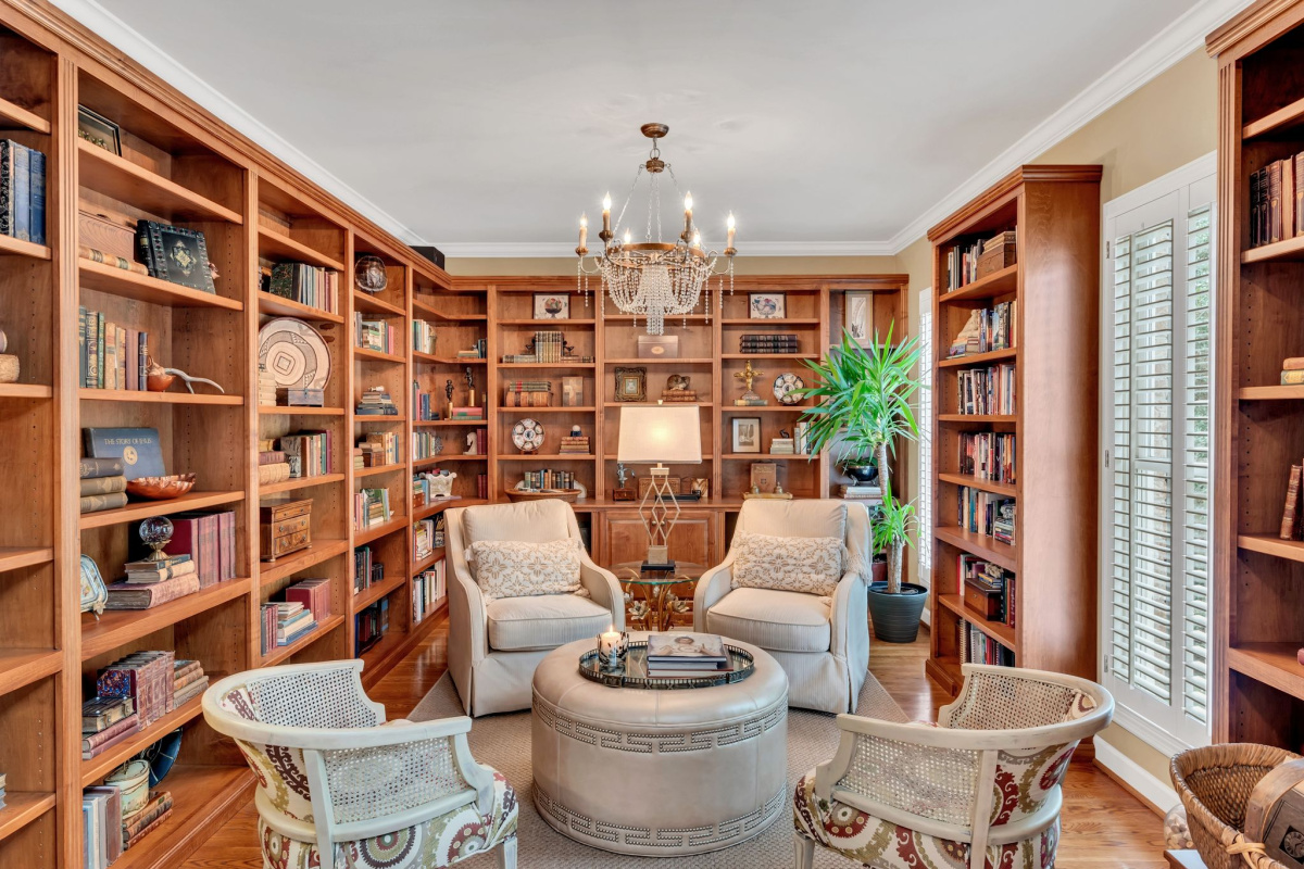 Nashville, Tennessee 37205, 4 Bedrooms Bedrooms, ,3 BathroomsBathrooms,Single Family Home,Active Listings,1100