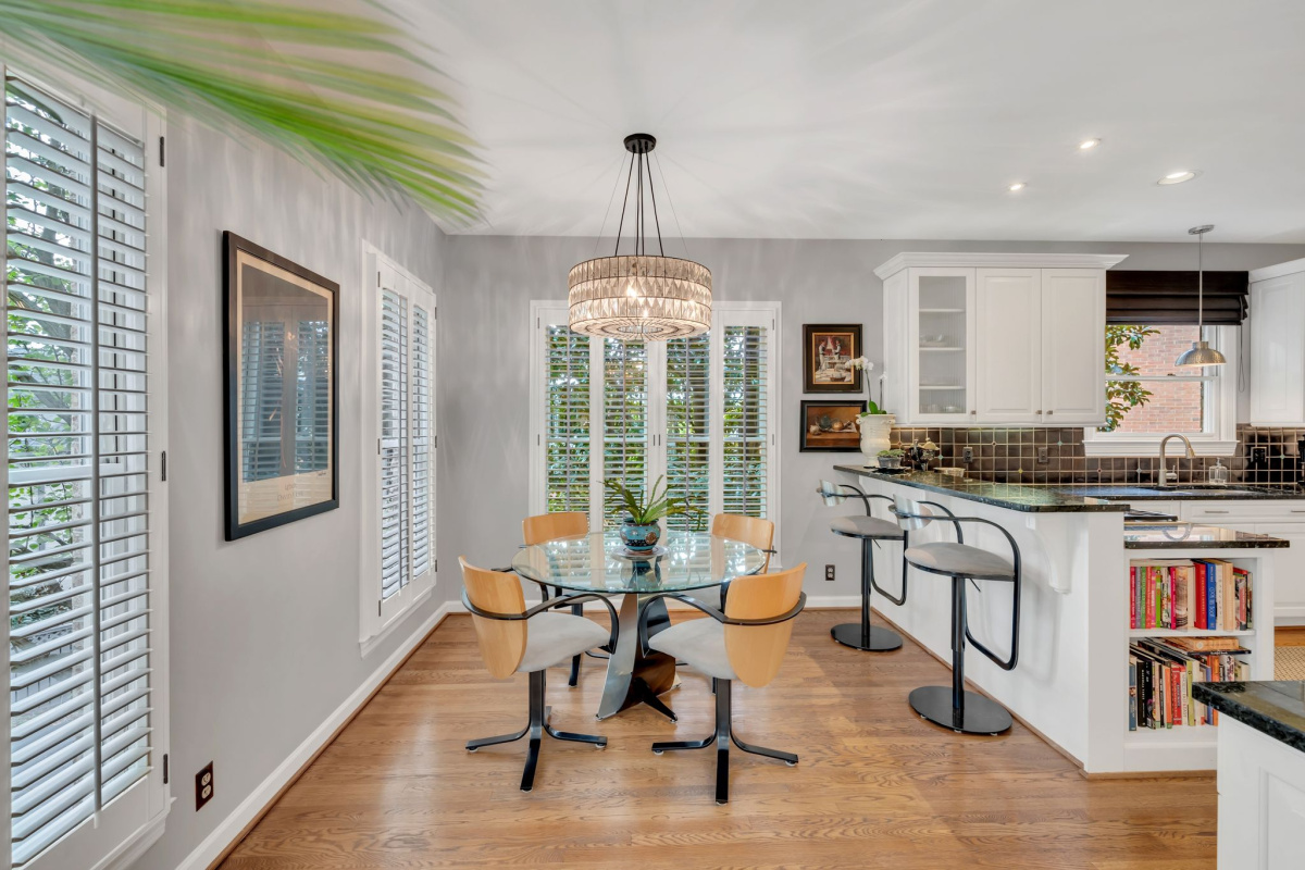 Nashville, Tennessee 37205, 4 Bedrooms Bedrooms, ,3 BathroomsBathrooms,Single Family Home,Active Listings,1100