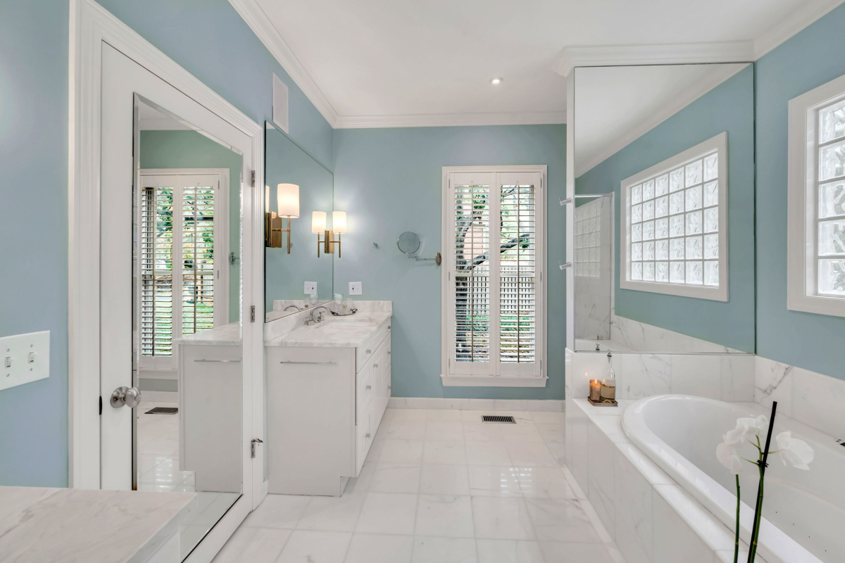 Nashville, Tennessee 37205, 4 Bedrooms Bedrooms, ,3 BathroomsBathrooms,Single Family Home,Active Listings,1100