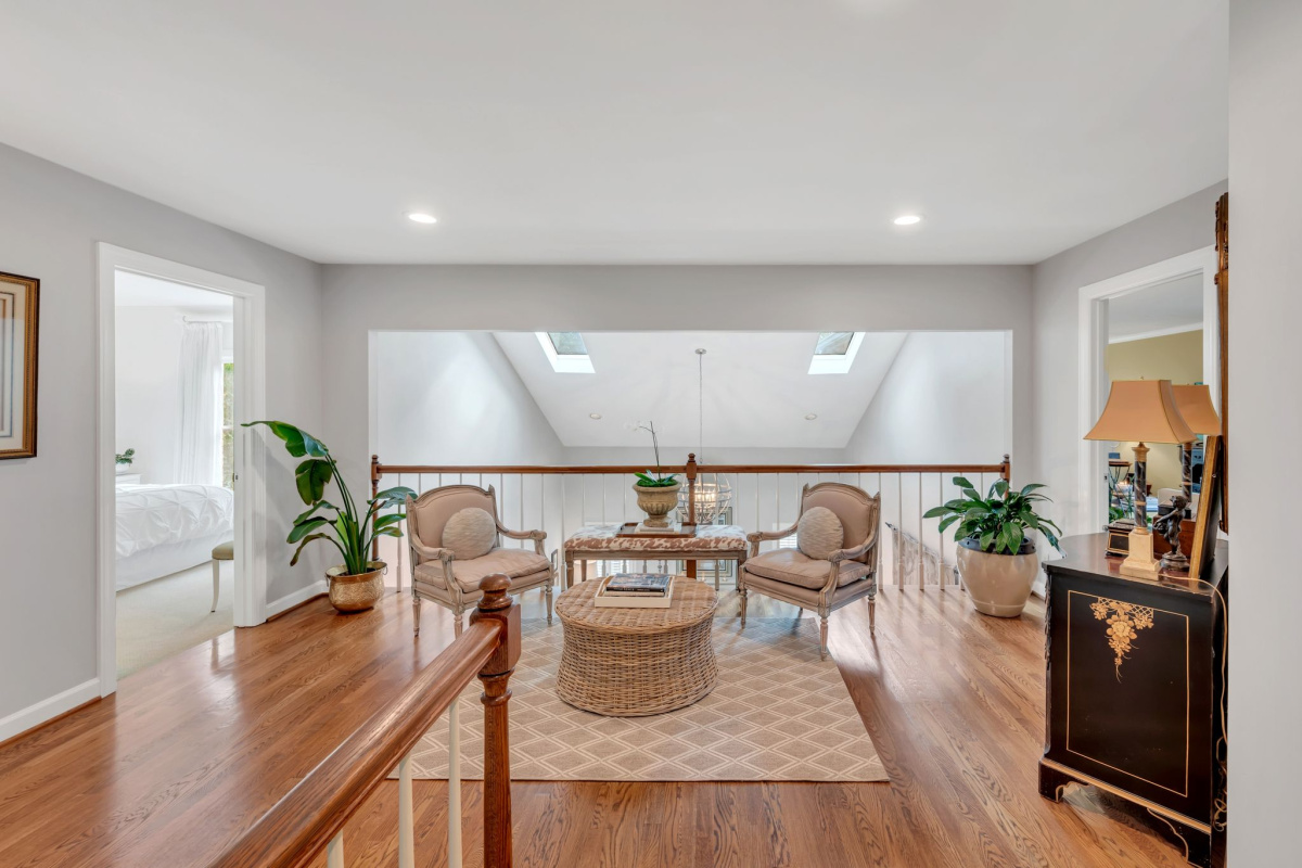 Nashville, Tennessee 37205, 4 Bedrooms Bedrooms, ,3 BathroomsBathrooms,Single Family Home,Active Listings,1100