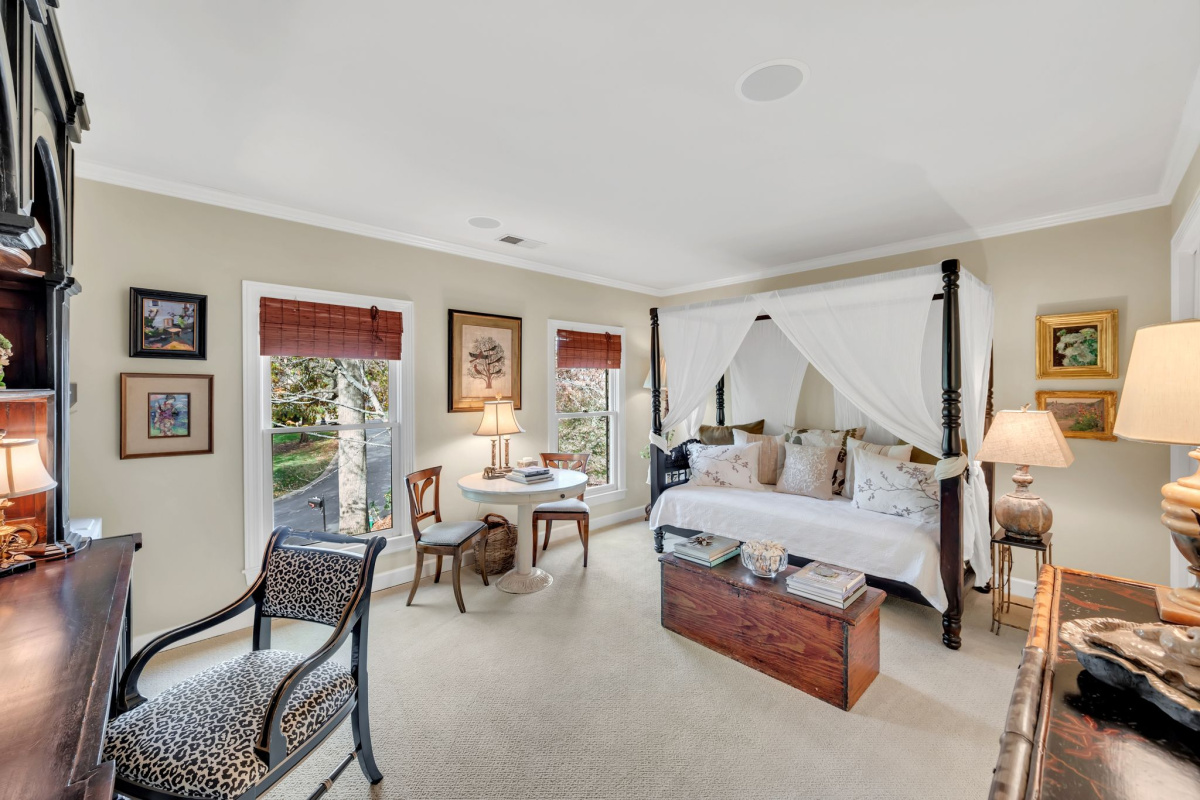 Nashville, Tennessee 37205, 4 Bedrooms Bedrooms, ,3 BathroomsBathrooms,Single Family Home,Active Listings,1100